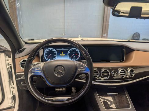 Used 2017 Mercedes-Benz S 550 Sedan image 19