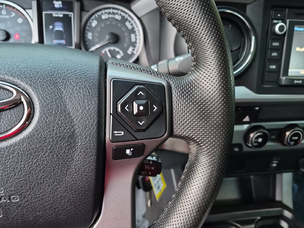 Used 2016 Toyota Tacoma SR5 w/ Towing Package AWD/4WD image 18