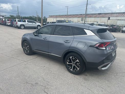 Used 2023 Kia Sportage EX image 4