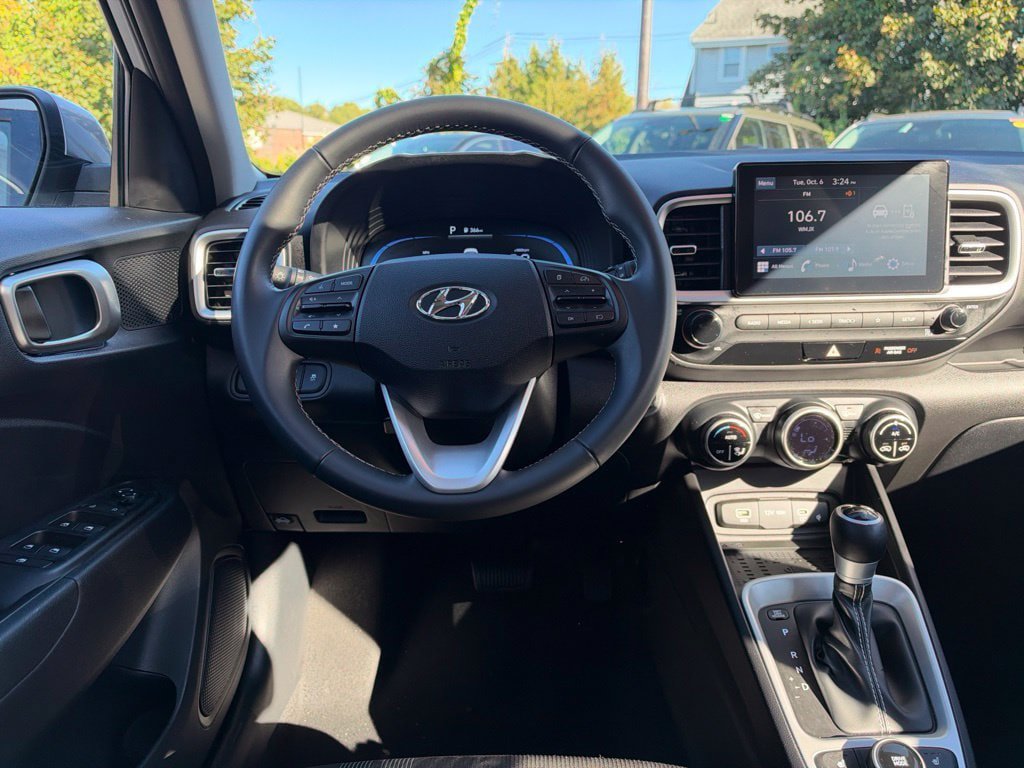Certified 2026 Hyundai Venue SEL FWD image 23