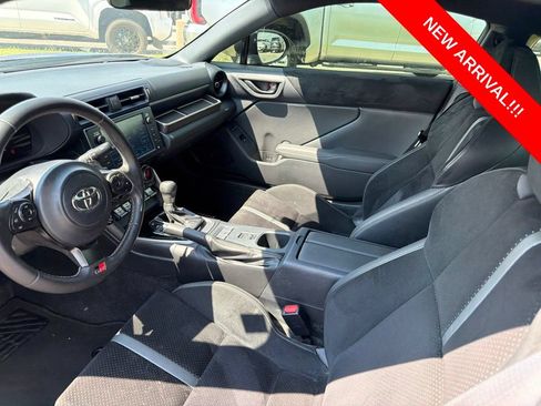Used 2024 Toyota GR86 Premium RWD image 8