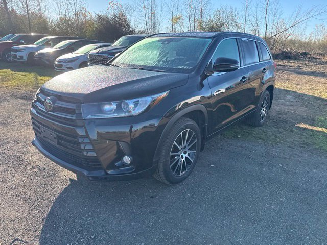 Used 2017 Toyota Highlander SE AWD/4WD image 2