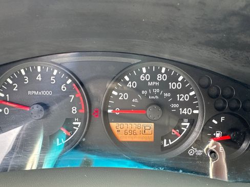 Used 2014 Nissan Frontier SV RWD image 9