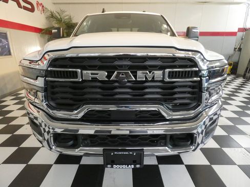 Used 2025 RAM 2500 Tradesman AWD/4WD image 3