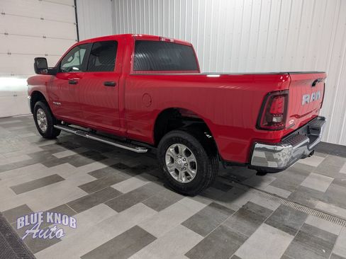 Used 2026 RAM 2500 Big Horn AWD/4WD image 2