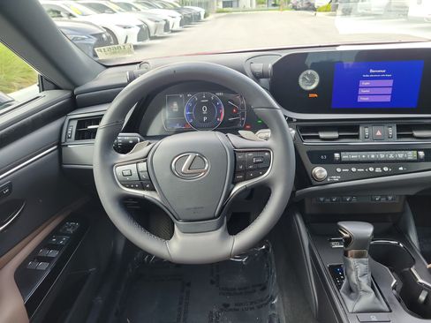 Used 2024 Lexus ES 350 w/ Premium Package FWD image 16