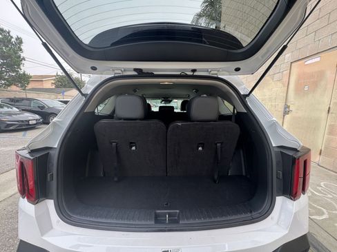 Used 2024 Kia Sorento S image 33