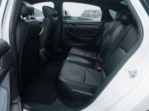 Used 2018 Honda Accord Sport image 19