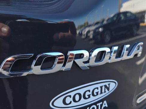 Used 2025 Toyota Corolla LE w/ Convenience Package image 11