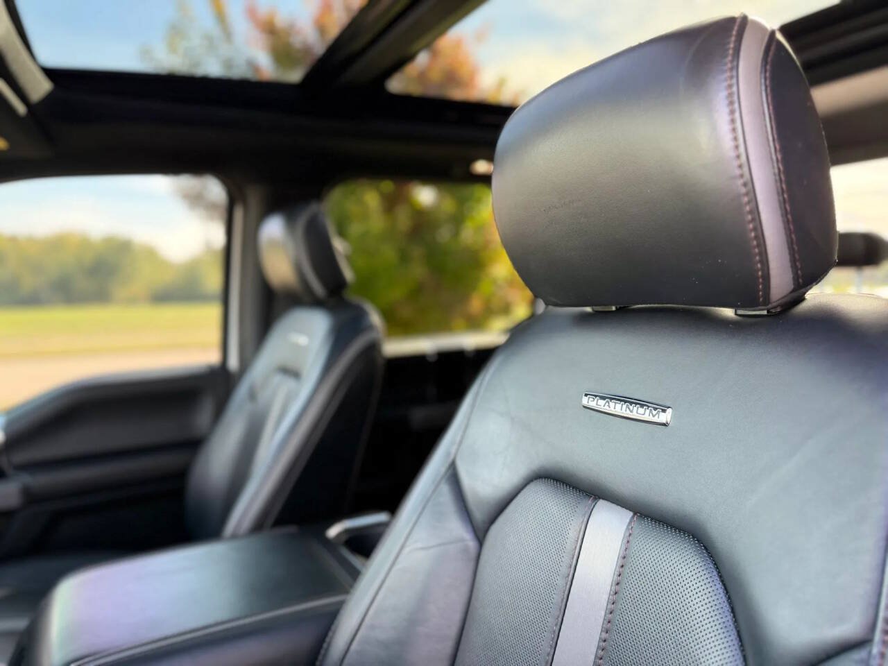 Used 2019 Ford F150 Platinum w/ Equipment Group 701A Luxury AWD/4WD image 13
