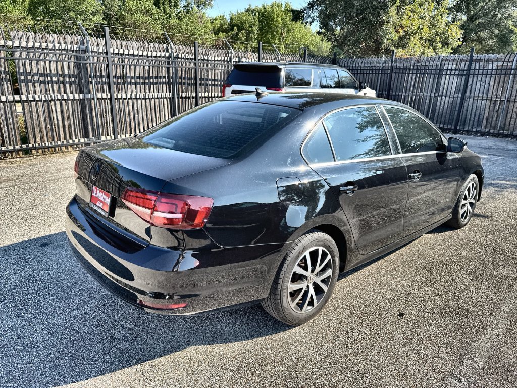 Used 2017 Volkswagen Jetta SE FWD image 6