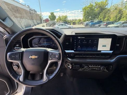 Used 2025 Chevrolet Silverado 2500 LT AWD/4WD image 7