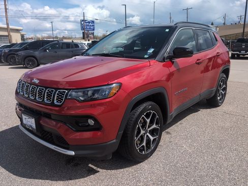 Used 2025 Jeep Compass Limited AWD/4WD image 2