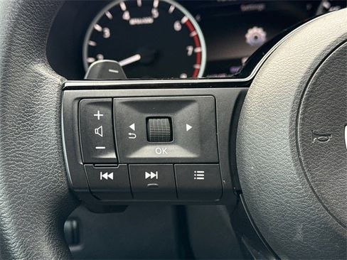 Certified 2021 Nissan Rogue SV image 31