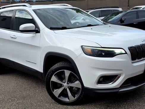 Used 2019 Jeep Cherokee Limited AWD/4WD image 1