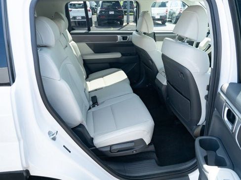 Used 2025 Hyundai Santa Fe SEL AWD/4WD image 39