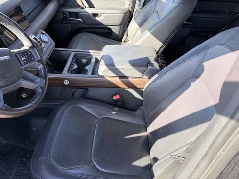 Used 2024 Land Rover Defender 110 X-Dynamic SE image 6