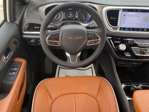 New 2026 Chrysler Pacifica Pinnacle AWD/4WD image 39