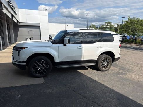 Used 2025 Lexus GX 550 w/ Accessory Package (2T) AWD/4WD image 1