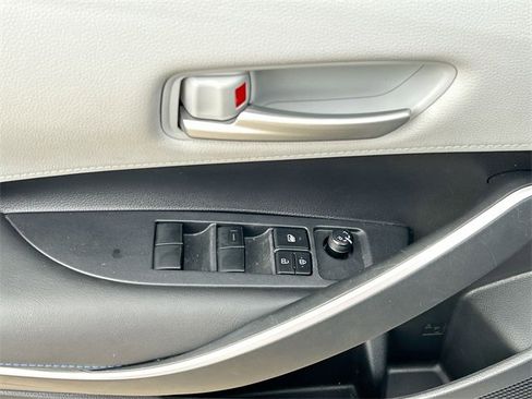 Used 2020 Toyota Corolla SE image 20