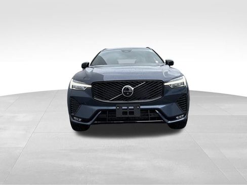 New 2026 Volvo XC60 B5 Plus w/ Climate Package image 8