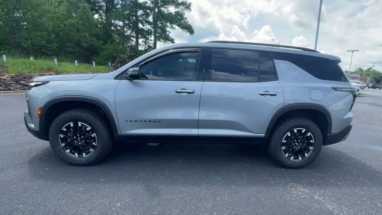 Used 2024 Chevrolet Traverse Z71 w/ Enhanced Driving Package AWD/4WD image 5
