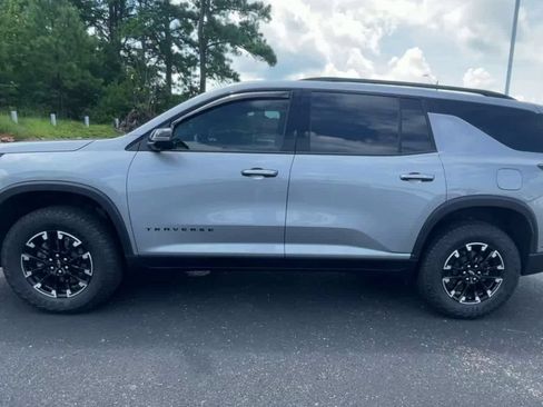 Used 2024 Chevrolet Traverse Z71 w/ Enhanced Driving Package AWD/4WD image 5