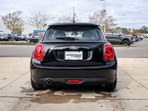 Used 2019 MINI Cooper 2-Door Hardtop image 9