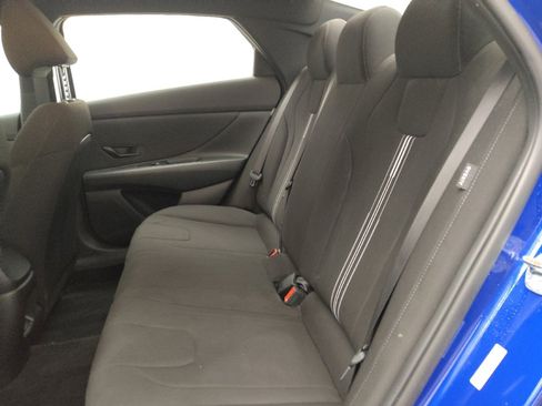 Used 2025 Hyundai Elantra Sport image 18