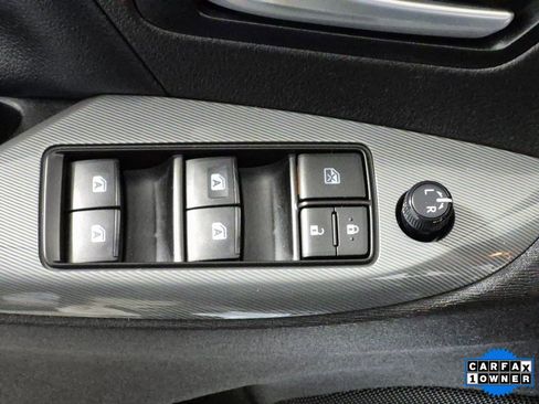 Used 2019 Toyota Sienna SE image 14