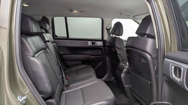 Used 2024 Hyundai Santa Fe SEL FWD image 18