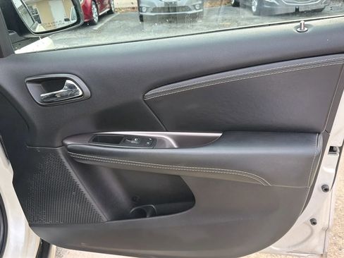 Used 2017 Dodge Journey Crossroad w/ Popular Equipment Group image 32