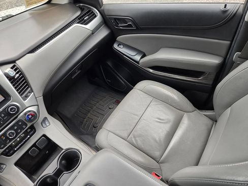 Used 2015 Chevrolet Tahoe LT RWD image 16