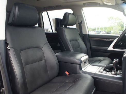 Used 2019 Toyota Land Cruiser AWD/4WD image 25