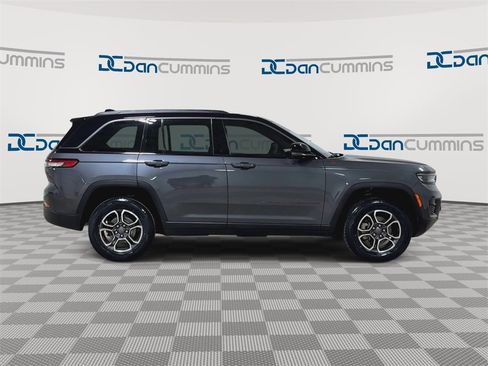 Used 2022 Jeep Grand Cherokee Trailhawk w/ Luxury Tech Group III image 9