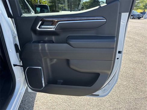 Used 2025 GMC Sierra 1500 SLE image 20