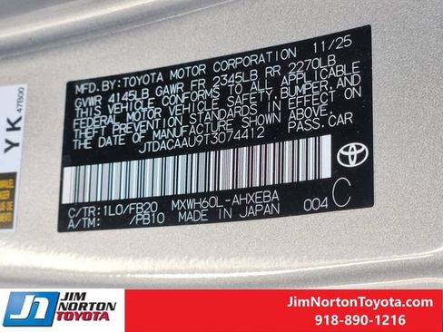 Used 2026 Toyota Prius LE FWD image 33