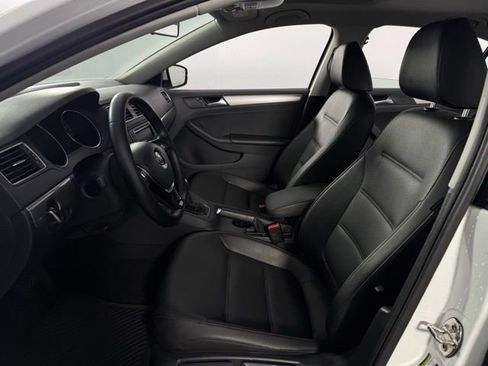 Used 2017 Volkswagen Jetta SE image 37