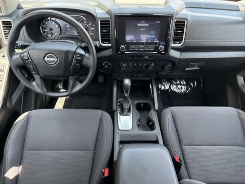 Used 2022 Nissan Frontier SV image 8