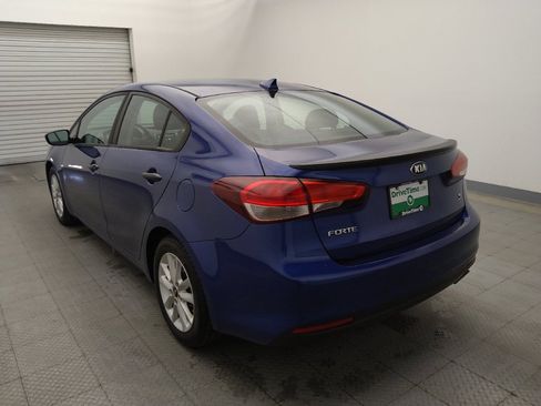 Used 2017 Kia Forte S FWD image 5