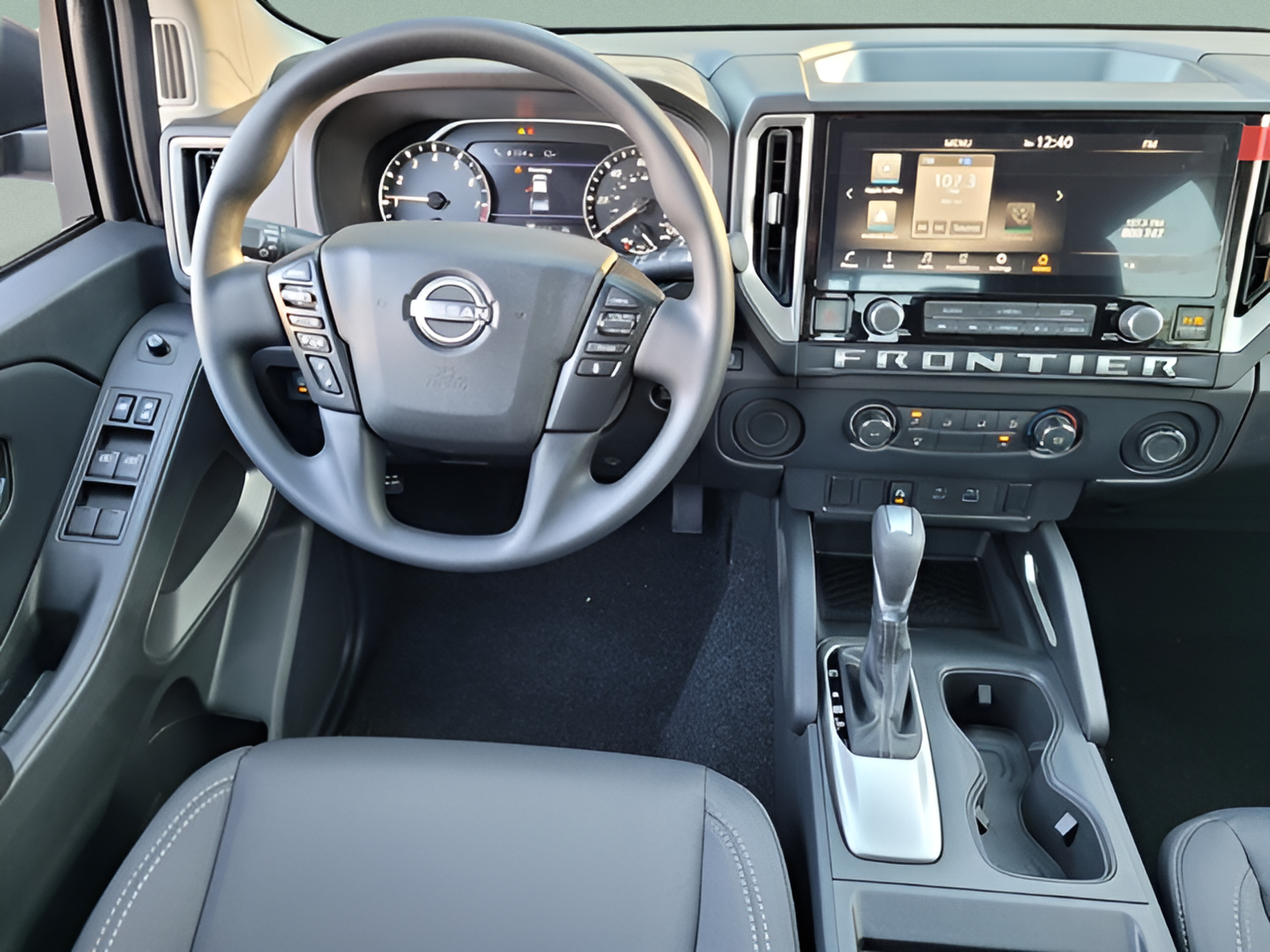 Used 2026 Nissan Frontier SV w/ Tow Package RWD image 13