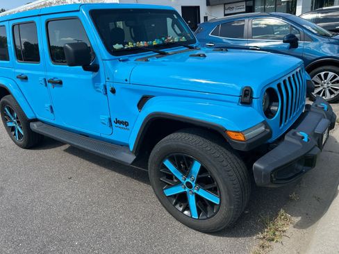 Used 2021 Jeep Wrangler Unlimited Sahara AWD/4WD image 7