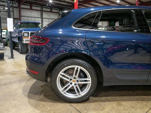 Used 2018 Porsche Macan AWD/4WD image 9