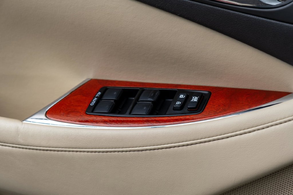 Used 2011 Lexus ES 350 w/ Preferred Accessory Package FWD image 15