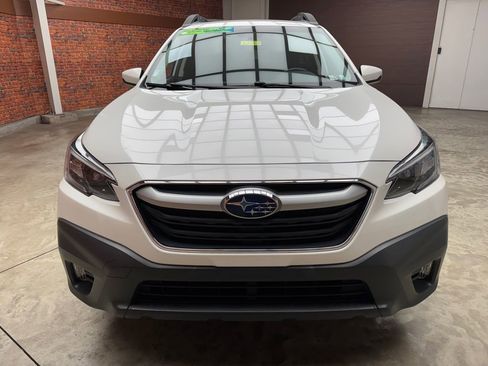 Used 2020 Subaru Outback Premium w/ Popular Package #1 AWD/4WD image 8