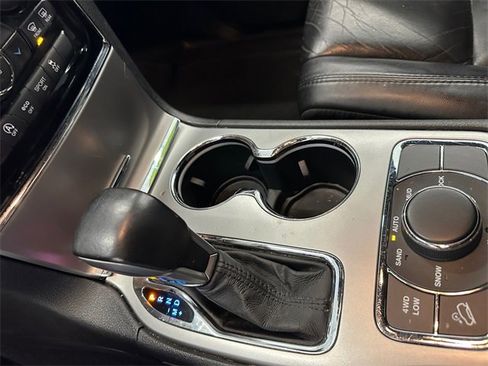 Used 2019 Jeep Grand Cherokee Limited image 37