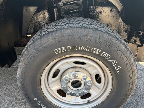 Used 2010 Ford F250 XLT AWD/4WD image 17