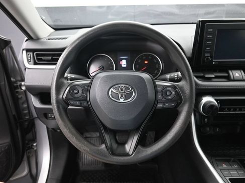 Used 2021 Toyota RAV4 LE FWD image 19