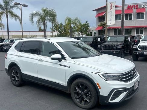 Used 2024 Volkswagen Tiguan SE image 6