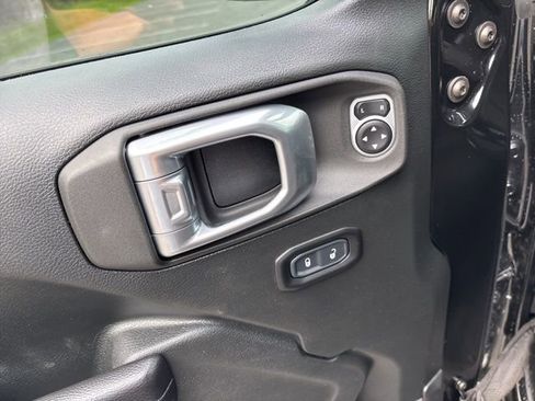 Used 2021 Jeep Wrangler Unlimited Sport image 40